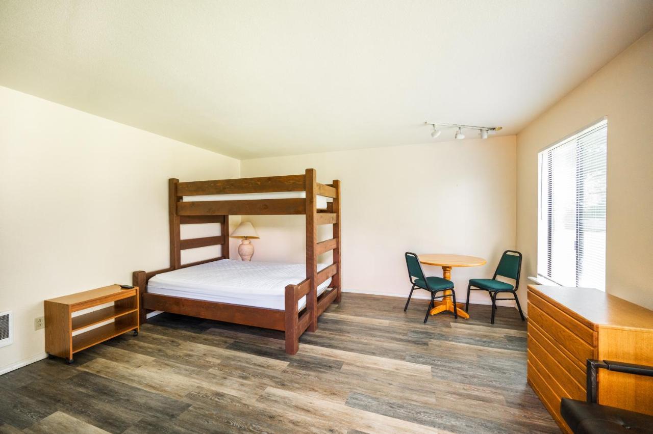 Redwood Meadows Rv Resort Кресент-Сіті Екстер'єр фото