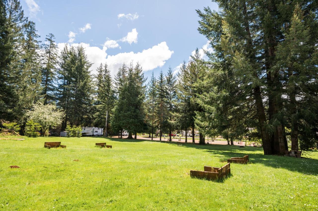 Redwood Meadows Rv Resort Кресент-Сіті Екстер'єр фото